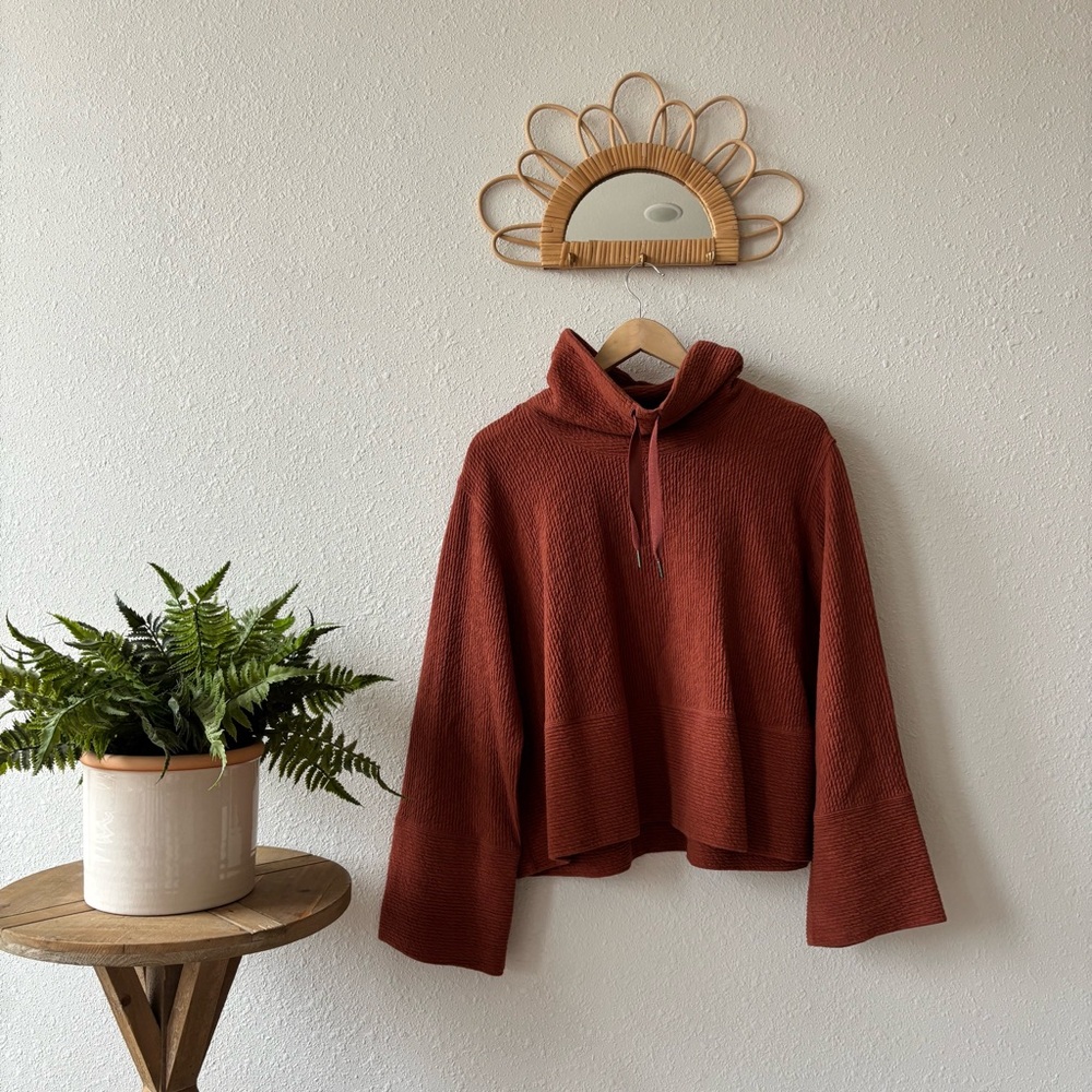 lululemon - Rust Mock Neck Sweatshirt - Oversized Fit